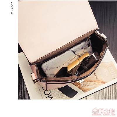 時(shí)尚搭配新寵 2017歐美新款冰激凌徽章小方包